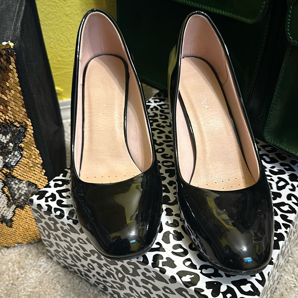 Black Patent Leather Pumps SH3
